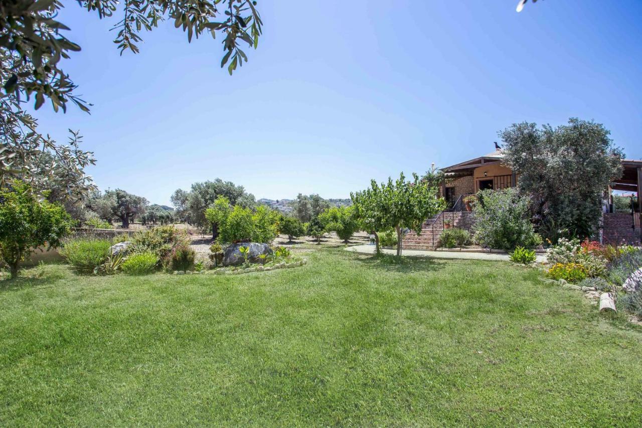 Sunny Countryside Villa - With Private Pool Фалираки Экстерьер фото