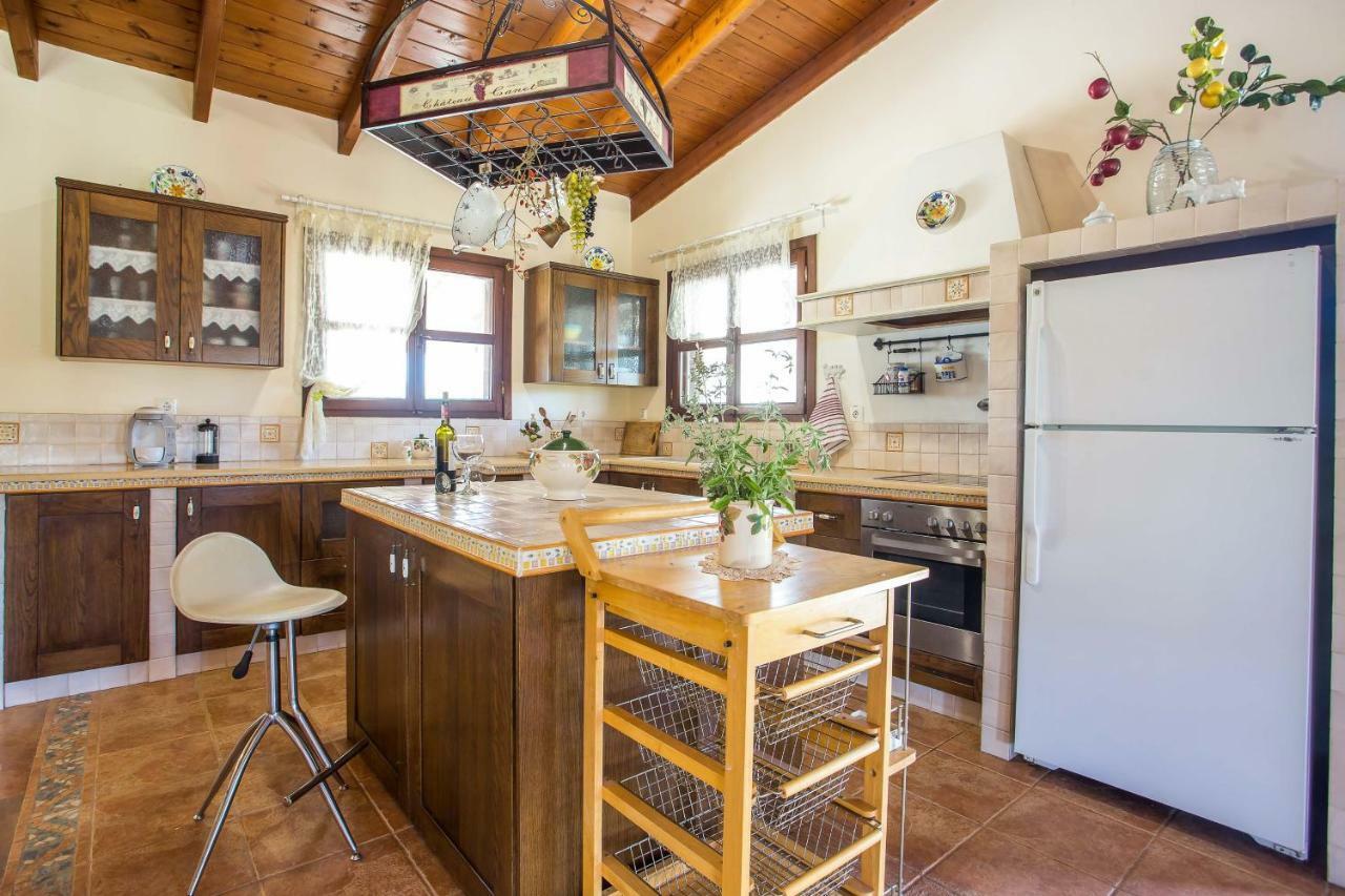 Sunny Countryside Villa - With Private Pool Фалираки Экстерьер фото