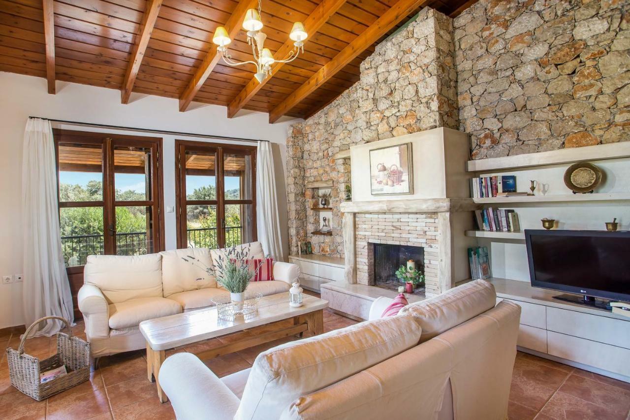 Sunny Countryside Villa - With Private Pool Фалираки Экстерьер фото