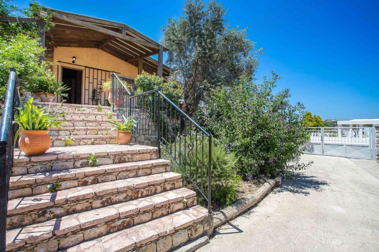 Sunny Countryside Villa - With Private Pool Фалираки Экстерьер фото
